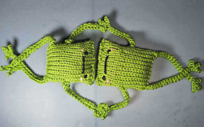 Free Leggy Froggy No Sew Tutorial and Pattern