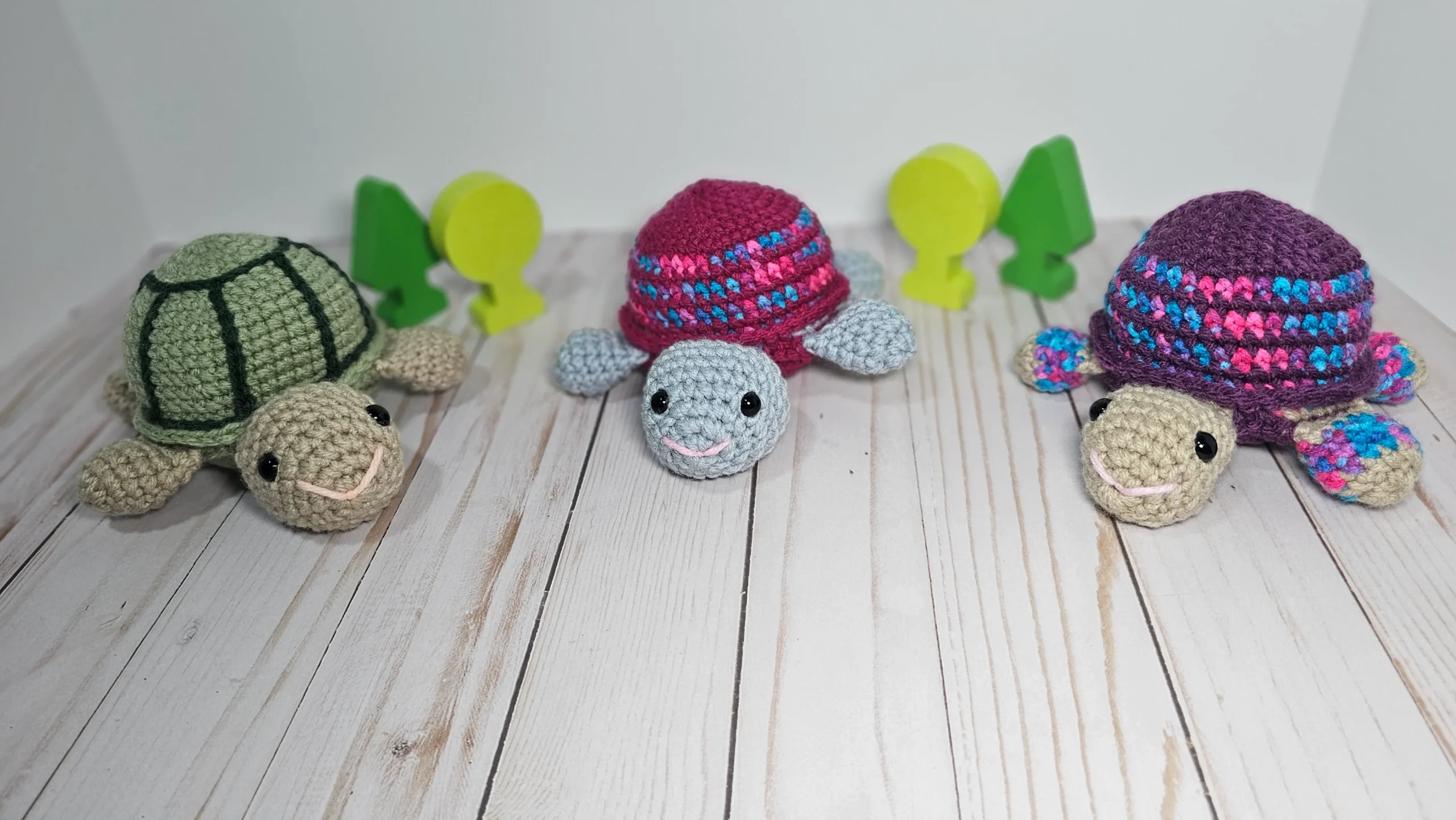 Crochet an Easy to Follow No Sew Amigurumi Turtle - Crafty Turtle